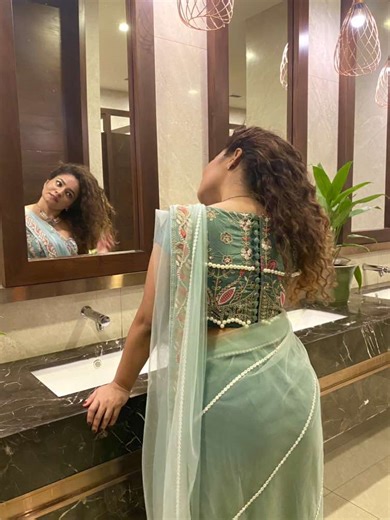 Exploring Traditional Sri Lankan Sarees