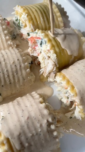 37K views · 1.1K reactions | Crab Lasagna Roll ups with Ricotta, Sautéed King Crab, Garlic Cream Sauce, Spinach & Cheese! | Chef Taling | Facebook