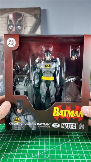 Mafex Batman review #actionfigures #dc #superman #batman #mafex