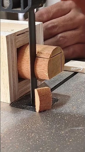 How to cut square tenon on a round dowel #woodworking #tips #bandsaw