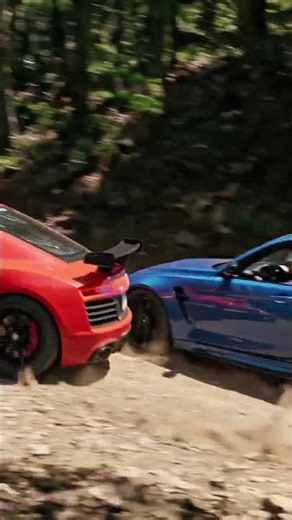 Audi R8 vs BMW M4 off roading 😆
