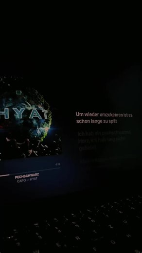 Pechschwarz | Capo #deutschrap #spotify #lyrics