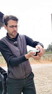 Smart Trunk Divider Feature in Modern Vehicle Storage Systems