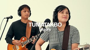 Enjoy this live performance of Mojofly’s hit single ‘Tumatakbo,’ as we celebrate Lougee Basabas-Alejandro and all the mothers out there! 📹 bit.ly/tumatakbo-live Siguruhin ding mapanuri tayo sa mga tumatakbo para sa bayan, at bumoto nang tama bukas sa halalan. Ngayon para sa ating mga ina, bukas para sa Inang Bayan. 🇵🇭 Muli, Happy Mother’s Day! 🤍 #YRmusic #YRfamily | Yellow Room Music