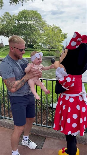 340K views · 2.7K reactions | Such a cute reaction to seeing Minnie Mouse 梁 | The Sun | Facebook