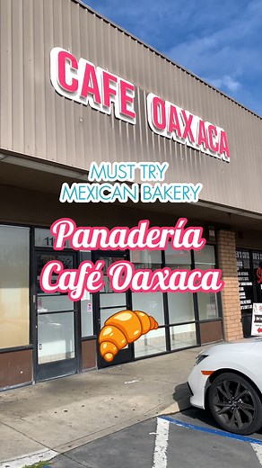 ✨Check out this must-try Mexican bakery in Clovis, CA. 🥐Panadería Café Oaxaca is a beloved favorite for those looking for some delicious pan dulce and other tasty treats! They offer vegan options too! Eugenia Garcia, the owner, came from Ayoquezco de Aldama in Oaxaca Mexico and made her dream come true by opening up her very own bakery. They recently celebrated 14 years and have many plans for the future. 🙌🏻 We recommend their cuernitos, colorful conchas and vegan tiramisu 😋 They are current