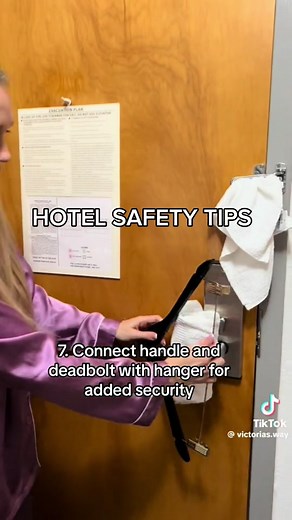Add an extra layer of security wherever you go easily with a portable door lock 🔒 #portabledoorlock #apartmentsecurity #hotelsecurity #apartmentsafety