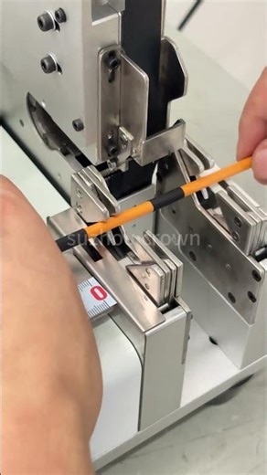 Automatic cable spot taping machine