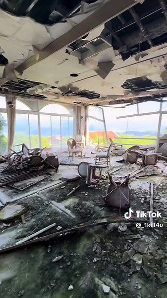 廃旅館探索: 高原の神秘に迫る