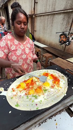 Giant 10-Egg Pancake from Mumbai