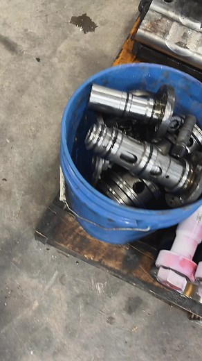 Whats going on in our shop? Hard work! Our expert technicians make sure your hydraulic hammer is rebuilt to factory specifications 🔧🔩 #universalimpacttechnologies #hurricaneattachments #constructionlife #hydraulichammerrepair #bushing #piston #techniciansoftiktok #hydraulicrepair #tierod #grease #fyp