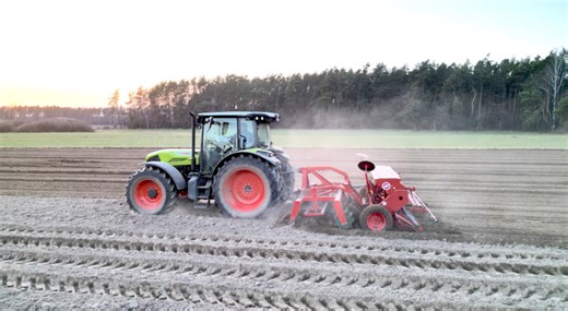 Test Farmera. Claas Axos 3. Sprawdziliśmy nowy ciągnik kompaktowy, cz.1 - Maszyny rolnicze