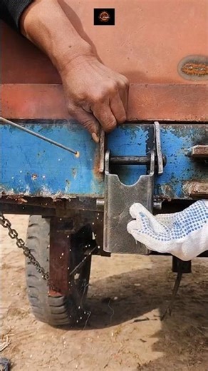 Perfect Tailgate Lock Welding 🔧 | Strong & Secure Truck Gate Mechanism #Shorts