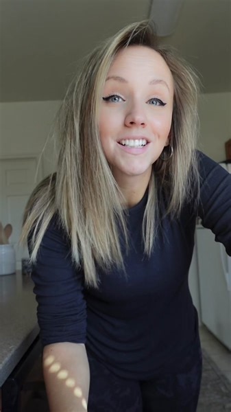 I’m obsessed with this recipe and you will be too 👇 You’ll need: - steak bites (I used beef stew chunks so I didn’t have to cut them lol) - 1 Tbs olive oil - 2 Tbs honey - 3 Tbs soy sauce - 1/4 cup water - minced garlic (measure with your heart) - 1 Tbs white vinegar - 1 Tbs cornstarch - 1ish Tbs of oregano - salt, pepper, garlic powder, onion powder, and smoked paprika (for meat) You’ll Need To Do: - season meat with salt, pepper, garlic powder, onion powder, and smoked paprika (measure with y