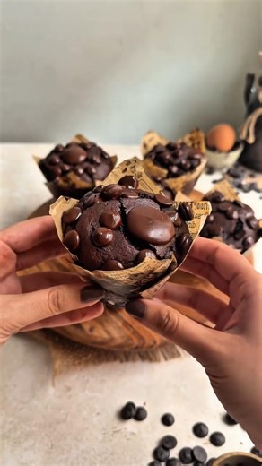 These Molten Chocolate Fudge Muffins Recipe is a Chocolate Lover's Dream"