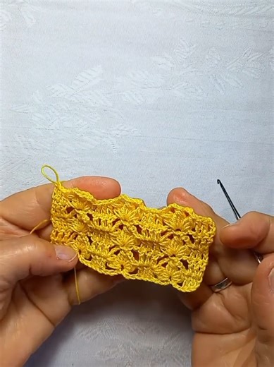 Tutorial beautiful crochet stich pattern, step by step beginners Full video tutorial on my youtube channel https://youtu.be/-1zxOVZS0t0?si=QfUrbsW0xRtSEPcu #crochettutorial #crochetstitch #tutorialuncinetto #uncinettocreativo #handmadecrochet