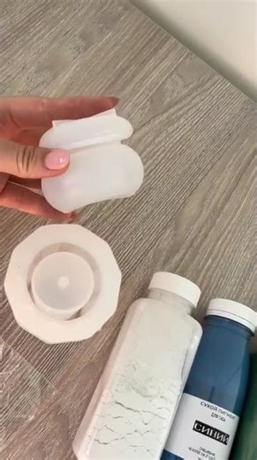 Watch the plaster flow — pure craft in motion 🤍 #drawing