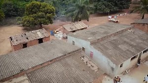 Ao ritmo da boa música e dança mwangolé, o melhor da música angolana, com Vozes do Nambua, a partir do Bengo, município de Nambuangongo 🇦🇴❤️ Música: Caxito é longe Autor: Vozes do Nambua Domingo abençoado a todos 🙌🏾 Eu amo Angola Cultura, Gastronomia, sociedade e nossas bandas. | Eu amo Angola