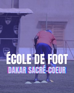 𝙀𝘾𝙊𝙇𝙀 𝘿𝙀 𝙁𝙊𝙊𝙏𝘽𝘼𝙇𝙇 🔵⚪ L'école de football AS Dakar Sacré-Coeur accueille les enfants âgés de 3 à 23 ans à partir de 20.000 FCFA par mois. 𝑳𝒆𝒔 𝒊𝒏𝒔𝒄𝒓𝒊𝒑𝒕𝒊𝒐𝒏𝒔 𝒔𝒐𝒏𝒕 𝒕𝒐𝒖𝒋𝒐𝒖𝒓𝒔 𝒆𝒏 𝒄𝒐𝒖𝒓𝒔.. 𝐈𝐧𝐟𝐨𝐬 : 𝟑𝟑 𝟖𝟐𝟓 𝟔𝟒 𝟎𝟒 / 𝟕𝟕 𝟕𝟖𝟕 𝟑𝟐 𝟎𝟔 #TeamDSC #EcoleDeFoot #enfant #football #senegal | AS Dakar Sacré-Coeur