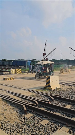This dedicated gatekeeper ensures every second is much safer. #shorts #line #train #work #gates