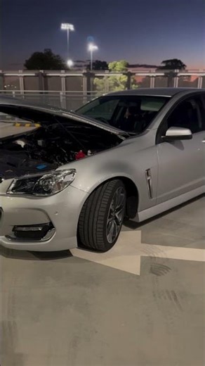 @mean.ls’s Holden Commodore SSV VF LS3 rocking our Custom LED Bonnet / Hood Holder Prop. 🚗🇦🇺🔥