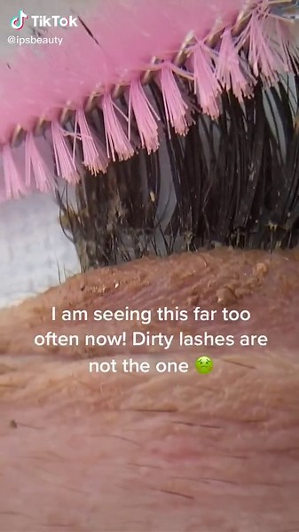 How to Take Care of Your Eyelash Extensions: Cleaning Tips