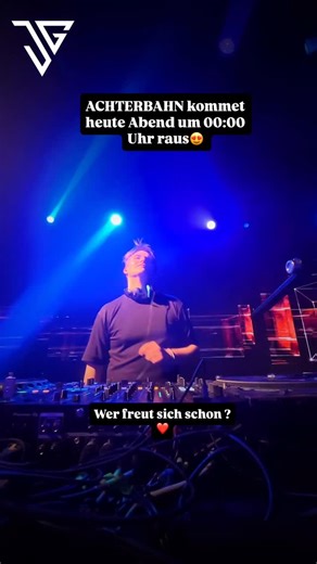 DJ Janis Gruber on Instagram: "Moin Freunde 😊Mein Achterbahn Remix kommt heute Abend raus. 🙋‍♂️Ich hoffe er gefällt euch 🤘🔥 #futurerave #techno #achterbahn #nightdrive"