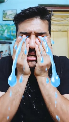 Nature In A Box on Instagram: "I Blamed My Plants… Turns Out I Was Wrong 😭 If your planted aquarium is above 18 inches and you’re still using a clip-on light like this, that's why your plants are struggling👇 ⚠️ The Hidden Problem No One Talks About Most clip-on LED lights are designed with a center-focused beam angle. Doesn't matter where you mount them. That means: 🔦 Light penetration is strongest only in the middle 🌑 Both side panels stay underlit 🌑 Rear background plants remain in shadow