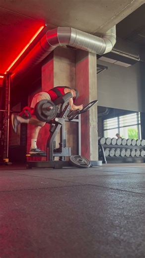 Leg curl unilatérale machine debout