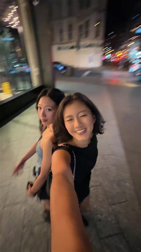 two girls, one cracked ass screen