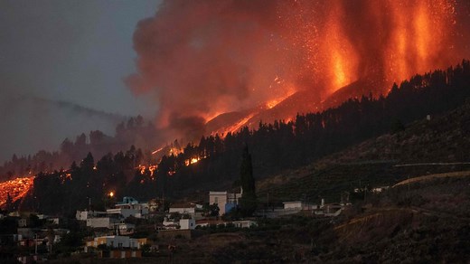 Espagne: un volcan entre en éruption aux Canaries, des milliers de touristes évacués (photos et vidéos)