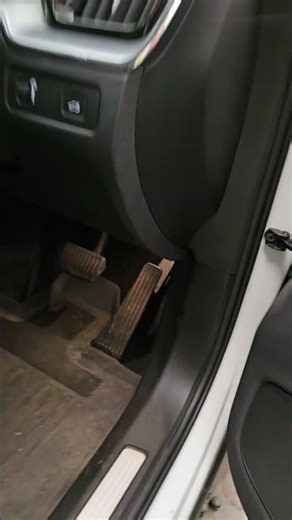 Volvo XC-60 2020 OBD Socket Location. Diagnostic port location #automotive