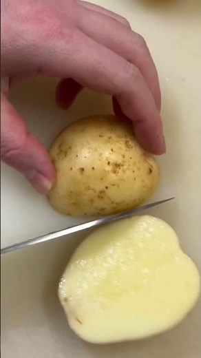 じゃがいもをくし切りにする【じゃがいものカレー炒め】