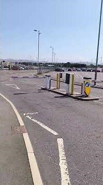 Edinburgh Airport - Free Drop Off and Pick Up. Directions from Terminal exit. Allow 10 mins.