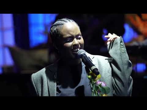 Ariel Wayz - Side chick 'Live Performance'