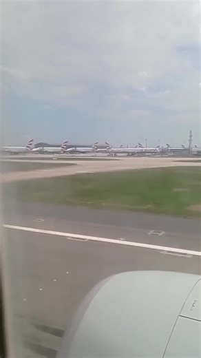 28K views · 610 reactions | landing at Heathrow airport London UK By Akram | Algerian spotters | Facebook