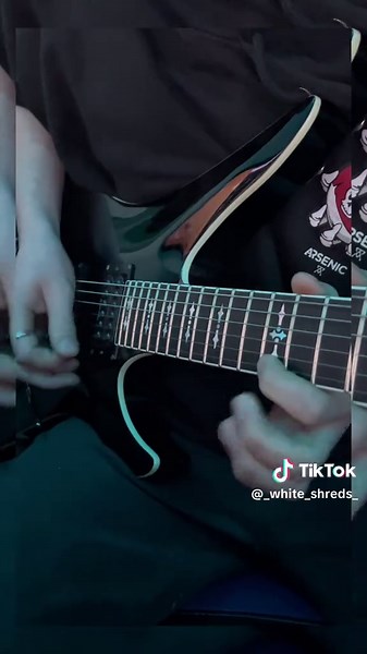 Danger Line Guitar Solo by Avenged Sevenfold