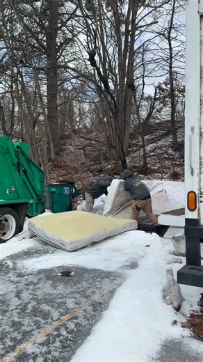 Getting rid of an old mattress shouldn’t be a headache! 🤕 Whether it’s a worn-out bed, bulky box spring, or an entire bedroom set, we make mattress removal simple, fast, and stress free. McHugh Junk Removal handles the heavy lifting and ensures your mattress is properly disposed of, recycled, or donated when possible. Easy cleanup. Responsible disposal. One less thing for you to worry about. 🚚 #mattressremoval #mchughjunkremoval #goneinseconds #junkremoval #hasslefree | McHugh Junk Removal