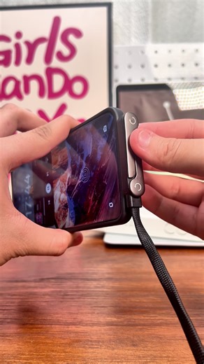 Thickened wires support PD/QC fast charging. Silicone grips prevent slipping. Gravity-activated hinge, stable on desks/beds. Ideal for commuting and work. TechGadgets#charger #phonecharger #christmasgiftideas #fyp