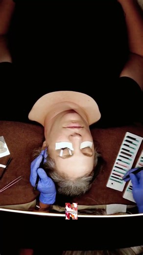 Watch me work! Full volume lash extensions application. 120 minutes condennsed into 30 seconds.