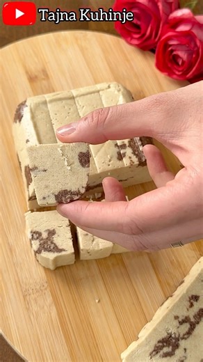 260K views · 1.3K reactions | Recept ću ostaviti u komentar ❤️.  Tahan halva – slatko zadovoljstvo koje se topi u ustima. Odlična uz kafu ili čaj, a uvijek podsjeti na onaj poseban, tradicionalni ukus koji svi volimo.  #tahanhalva #tahinipasta #quickdessert #halva | Tajna Kuhinje | Facebook