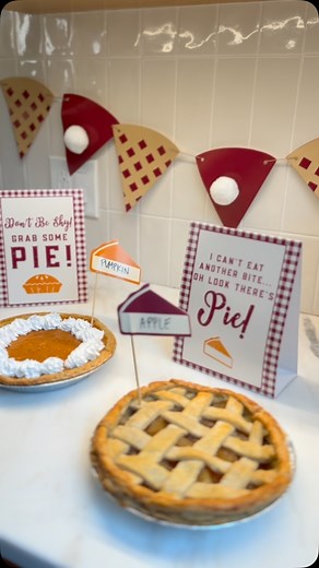 Our Pie Bar Kit is your secret weapon for a dessert setup that totally steals the show. *Pie not included. #party #decor #thanksgiving | Factory Direct Party