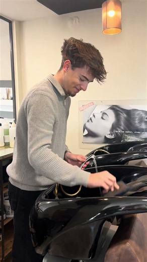 bientôt coiffeur rester à l’affût 👀 #coiffeur #alternance #alternant #humour #fyp