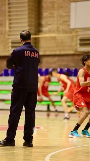 ‎صفحه رسمی فدراسیون بسکتبال جمهوری اسلامی ایران‎ on Instagram‎: ". لحظاتی از تمرین تیم ملی ایران نوین به میزبانی سالن شهر قدس 🏀🔥 🎥ویدیو : یگانه چیره دست #فدراسیون_بسکتبال #بسکتبال #basketball #استعدادپروری⁩⁩⁩"‎