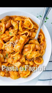 Pasta e Fagioli… a classic Italian staple for a reason 😍 It’s a combination of a soup and pasta together and it’s all cooked in the one pot which gives it extra flavor plus easy clean up. It translates to Pasta and Beans and here I’ve shared Nonna’s tips ❤️ Comment RECIPE and I’ll send the written recipe with measurements and tips to your inbox lovelies - for instagram only. You can also click the link in my bio and it takes you straight to the recipe xxx https://cookingwithayeh.com/pasta-e-fag