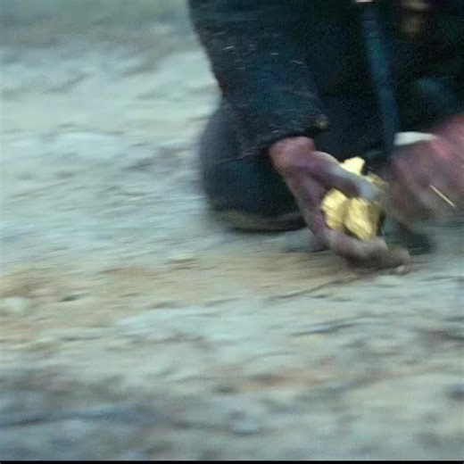 He lifted his shield—looking exactly like someone we once knew.-Sisu (2022)#movie #filmcommentary #foryou #usa #fyp wjz60107yszs