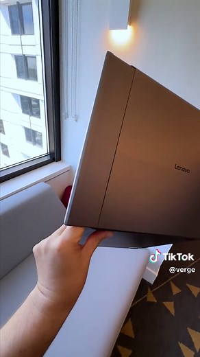The Lenovo Project Swan transforms from work to Netflix machine —— by literally rolling out a wider 17-inch 16:9 aspect ratio screen horizontally. It follows Lenovo's previous rollable screen experiences and the actual rollable laptop it released last year, but now goes from 14 inches at 2258 x 1672 to 17 inches at 2850 x 1672. It's a prototype for now, but reps hint it might actually come out!
