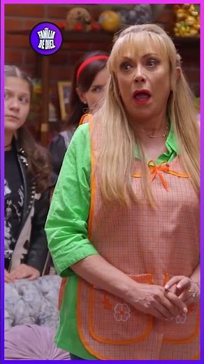Gaby cela a Plutarco de una manera excepcional 😅 #unafamiliadediez #distritocomedia