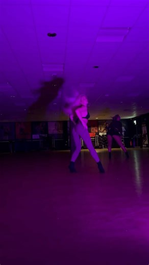 Charlotte🍒 on Instagram: "Something a bit different 💃🏼 New year same resoluation to get back to class at least once a month last year we managed 6 this year we’ll manage more ✨ 🎵 @badbunnypr nuevayork 🧠 @7heelclass 💃🏼 @charlotteschannel95"