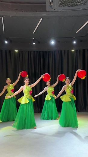 Em đi xem hội trăng tròn 🌕#daisydanceteam #trungthu2023 #tiktokdance #xuhuong #fyp
